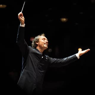 Otto Tausk conducting the Vancouver Symphony Orchestra